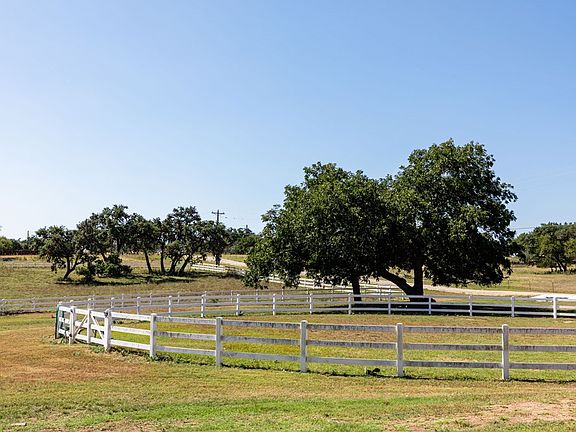 2nd image of 15751 State Highway 16 N