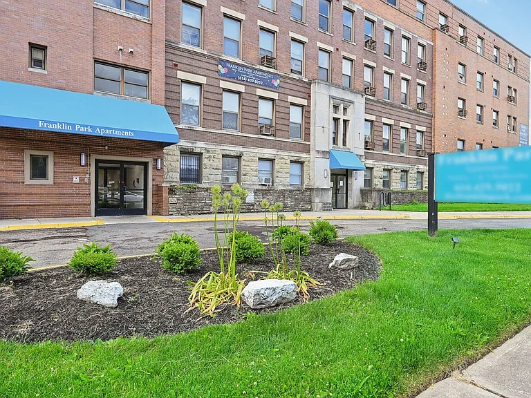 Franklin Park Apartments — Photo 18
