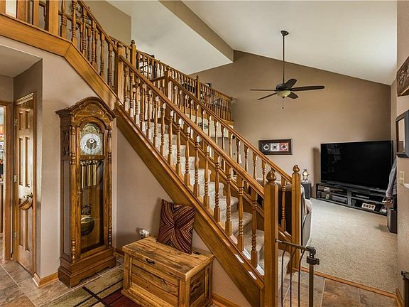 4th image of 256 N Odell St