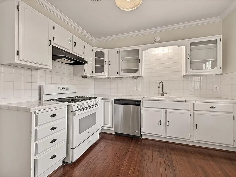 701 Highland St — Photo 32