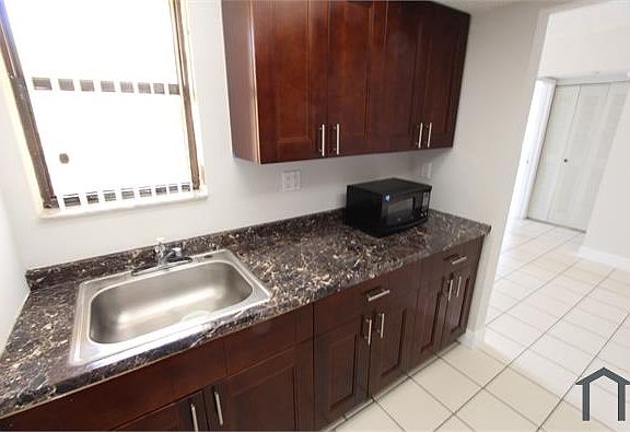 4th image of 650 NW 114th Ave APT 201