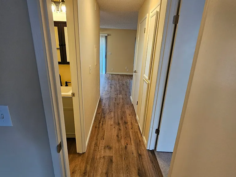 200 SW Florence Ave #F7 — Photo 7