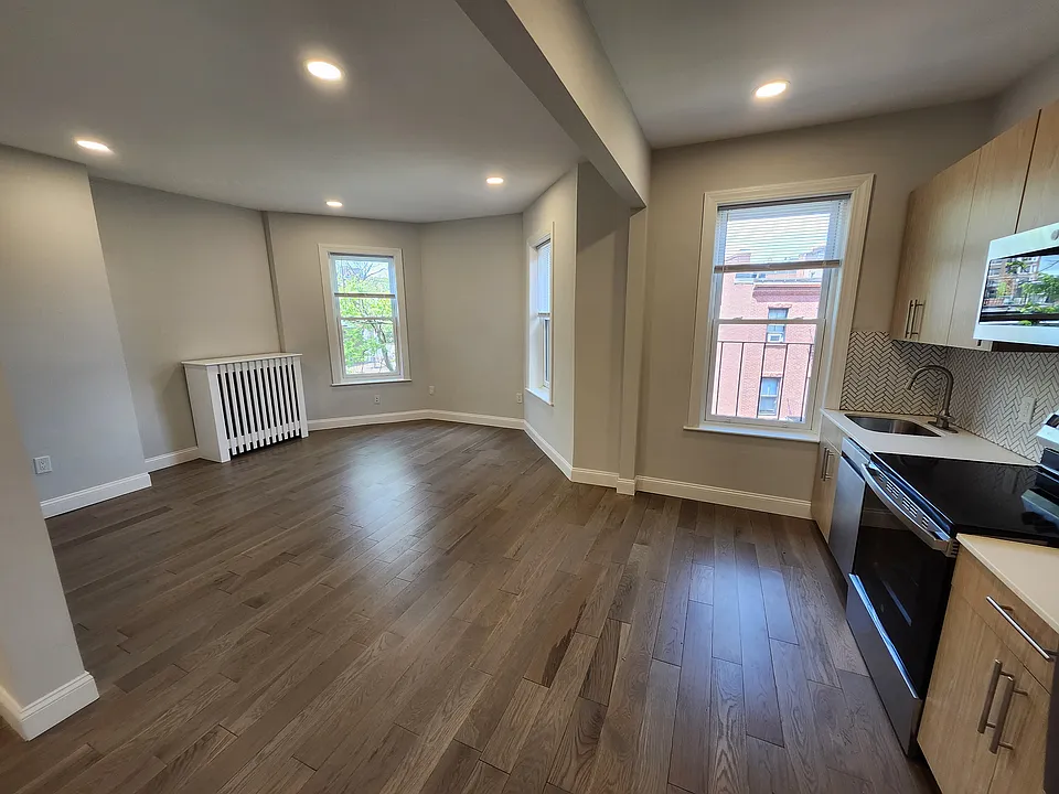 379 Commonwealth Ave #9
