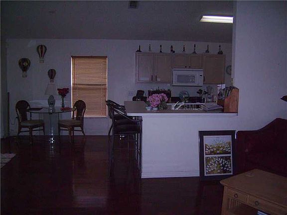 3rd image of 111 Belvoir Dr