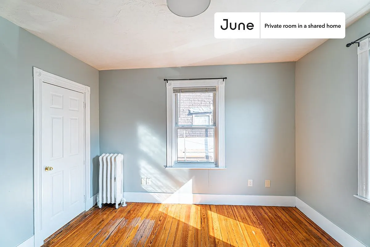 Building Photo - 6 Haskell St #B