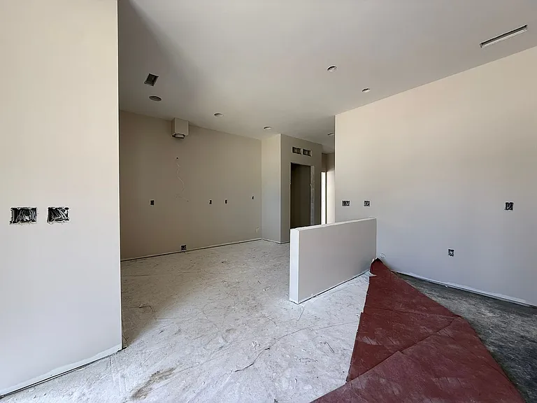 5259 N River Blvd NE — Photo 12