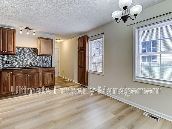 4th image of 1314 Dock St