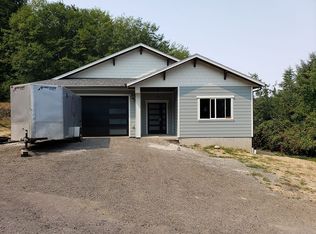 905 Bellevue Dr, Reedsport, OR 97467