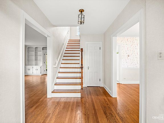 4th image of 1106 N Washington St