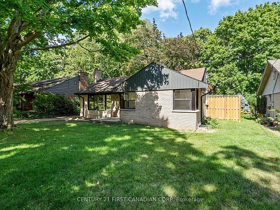 4th image of 32 Braemar Cres
