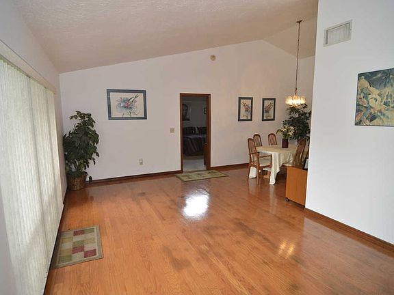 Living Room / Dining Room