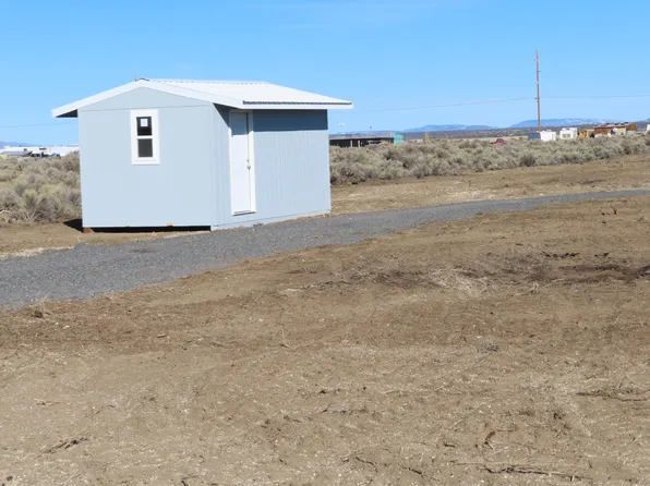 29 Arrowhead [27s17e17 B0 5600] Rd, Christmas Valley, OR 97641