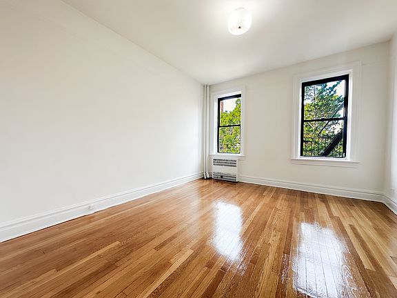 3rd image of 2598 36th St APT 1E