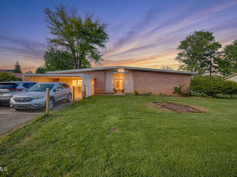 1st image of 107 Wayfair Dr