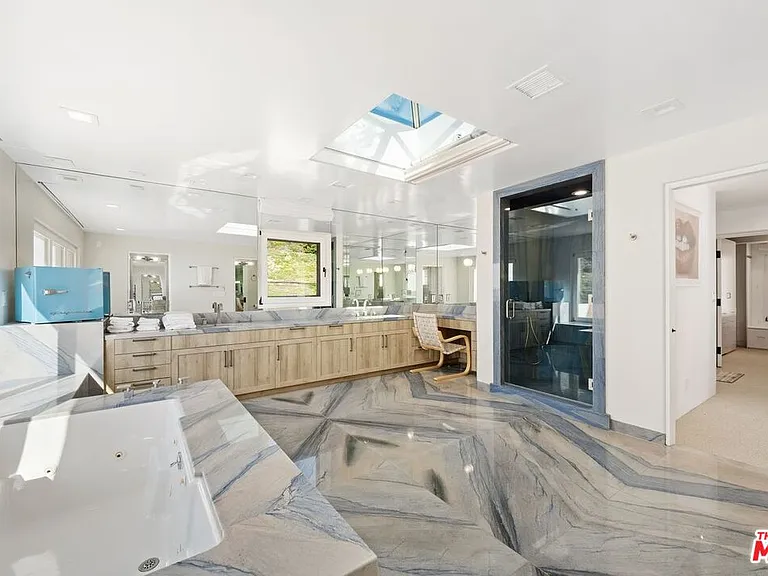 25302 Malibu Rd — Photo 13