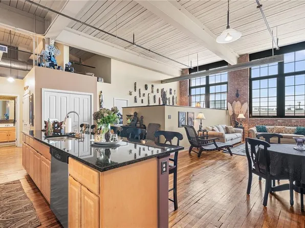 685 Social St APT 204, Woonsocket, RI 02895