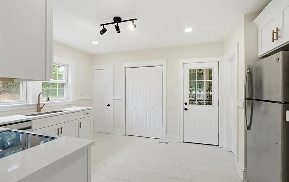2 bed, 1218 sqft, $1,499 — Photo 4