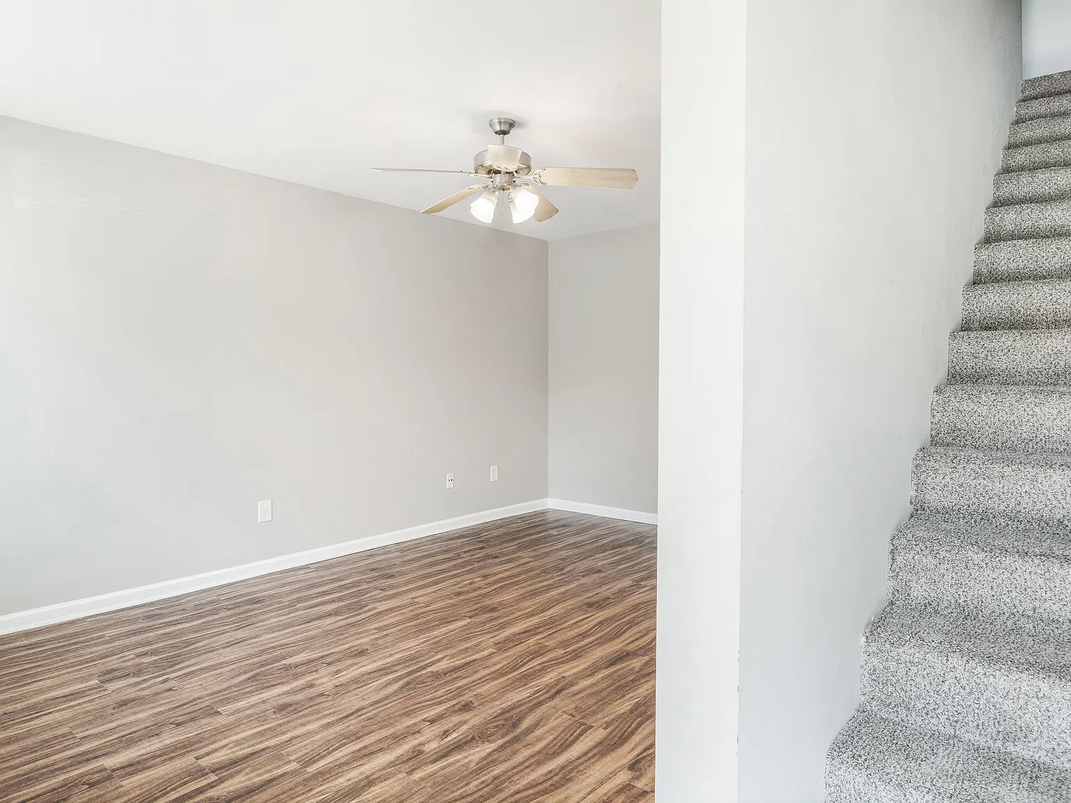 2 bed, 1.5 bath, 1100 sqft, $1,200 — Photo 2
