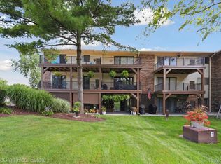 875 S Pontiac Trl UNIT B309, Walled Lake, MI 48390