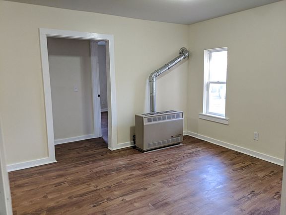 2nd image of 487 W Grand Ave