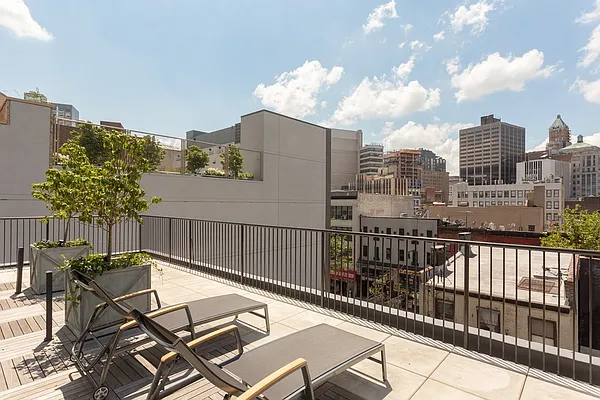 Rented by MNS | media 69