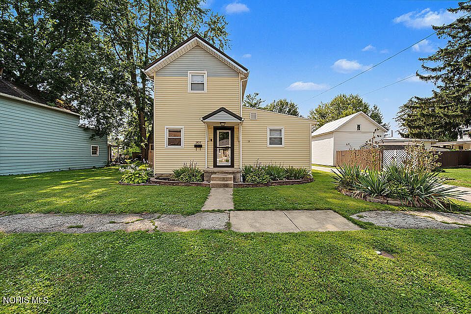 1st image of 207 N Beecher St
