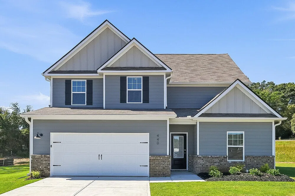 4 bed, 2.5 bath, 2231 sqft, $2,100 — Photo 1