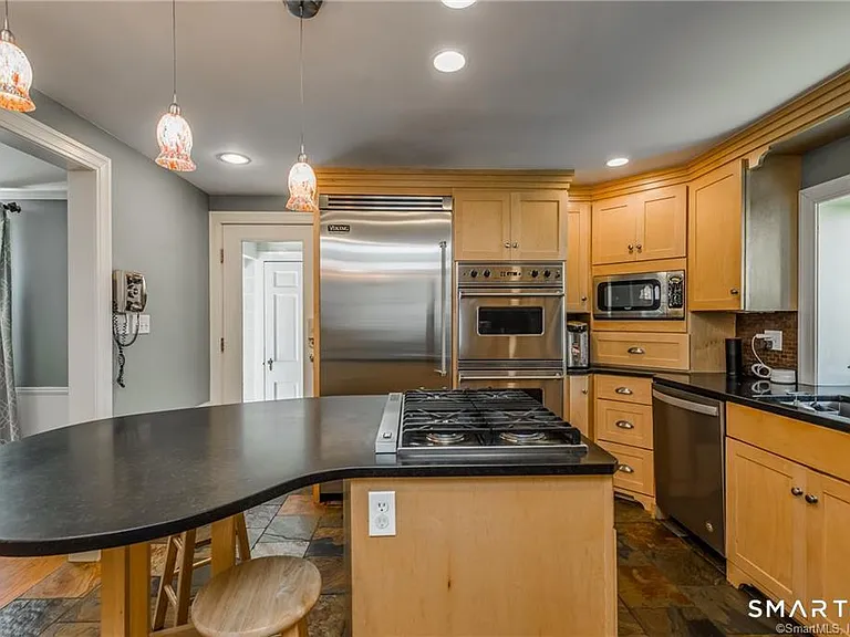 331 Auburn Rd — Photo 7