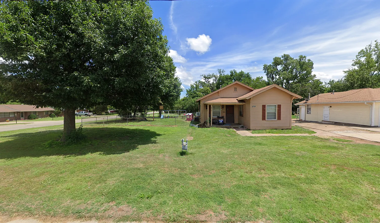 3 bed, 1116 sqft, $985 — Photo 1