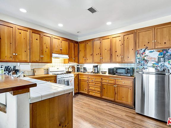 5th image of 111 Paloma Ave