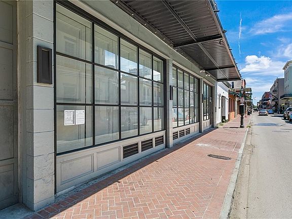3rd image of 917 Conti St #202