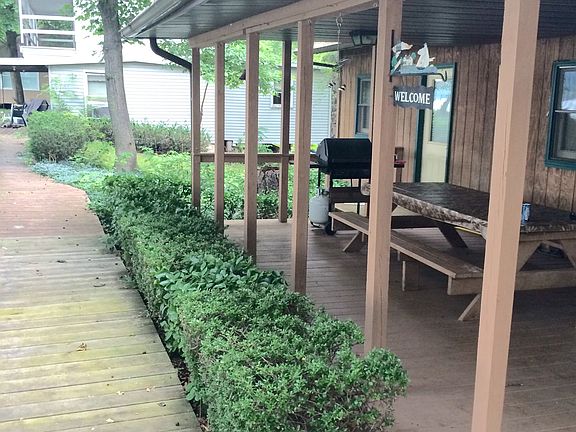 Continuous walkways to neigh