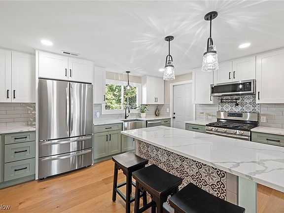 4th image of 34529 Beachpark Dr