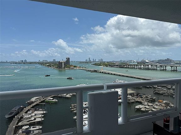 3rd image of 1717 N Bayshore Dr #A-1734