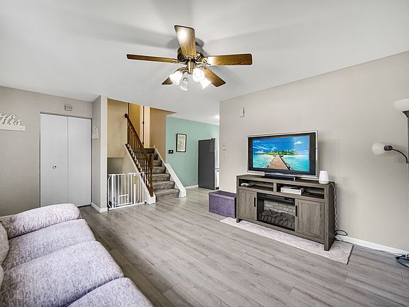 4th image of 951 Surf Ct