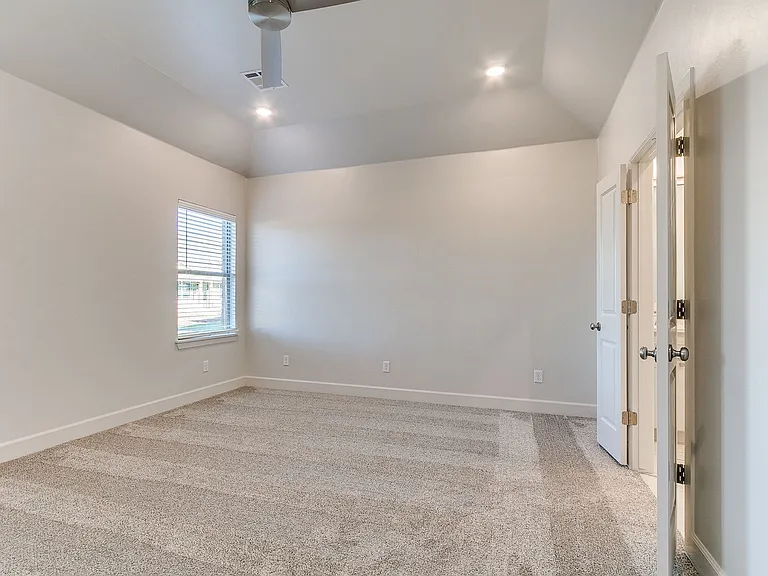 16025 Zamora Ln — Photo 36