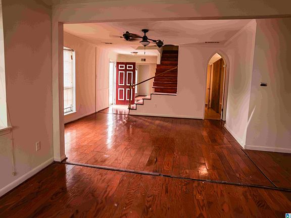 3rd image of 852 Sun Valley Rd