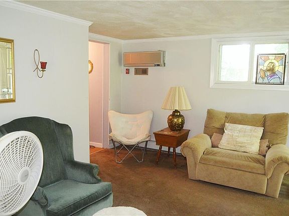 3rd image of 26 Bailey Dr