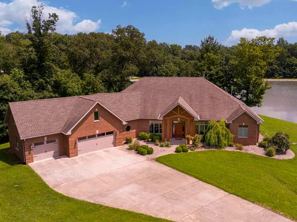 106 Oak Creek Ln, Murphysboro, IL 62966