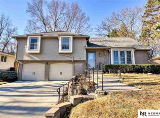 1204 Peterson Dr, Omaha, NE 68130