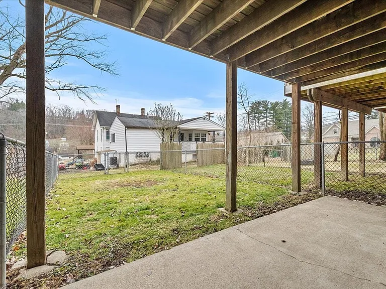 202D Stark Ave — Photo 23