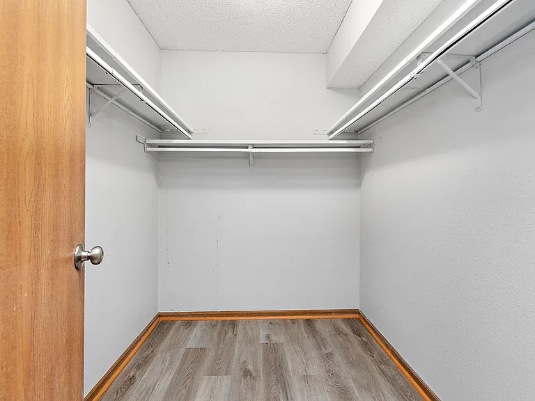 Oak Ridge Park Apartments — Photo 22
