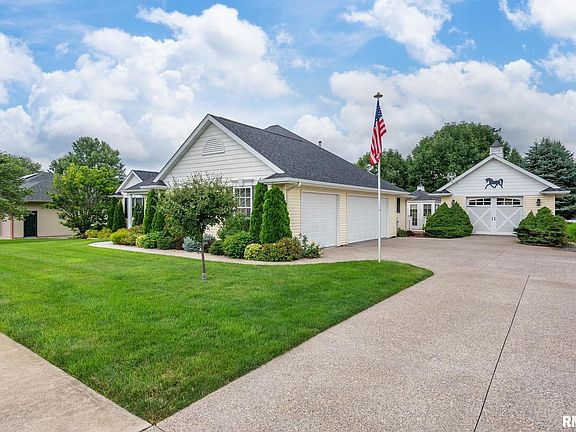 4th image of 1020 Finch Dr