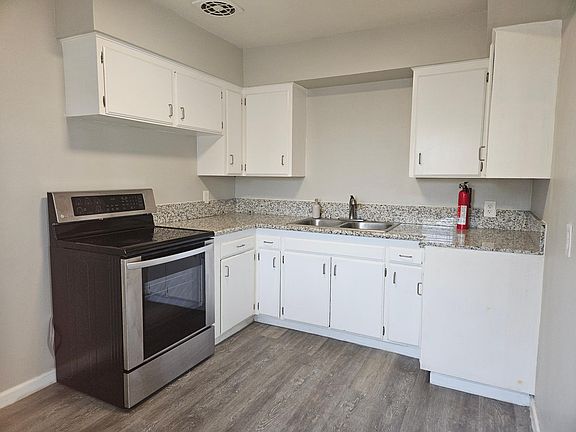 3rd image of 1135 Jefferson Ave #1135