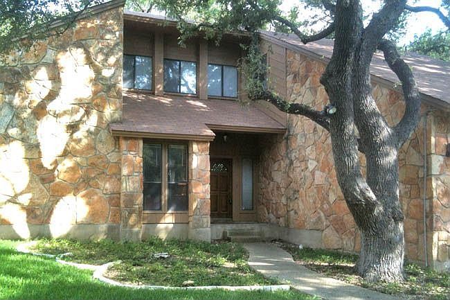1st image of 826 Sherman Oak St