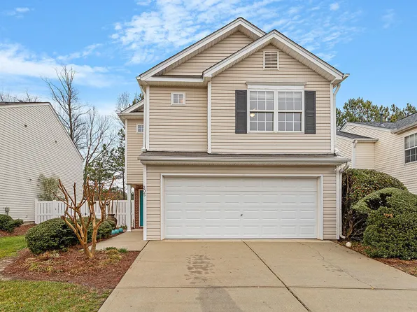 205 Hazelmere Dr, Holly Springs, NC 27540