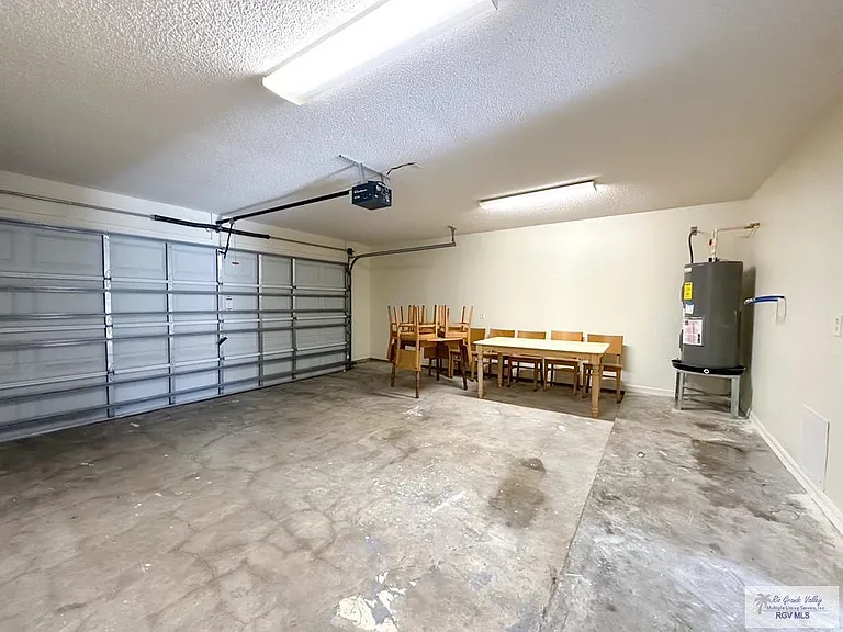 1013 Champlain Dr — Photo 20