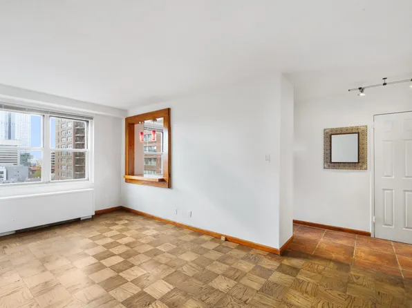 225 Saint Pauls Avenue image 6 of 30