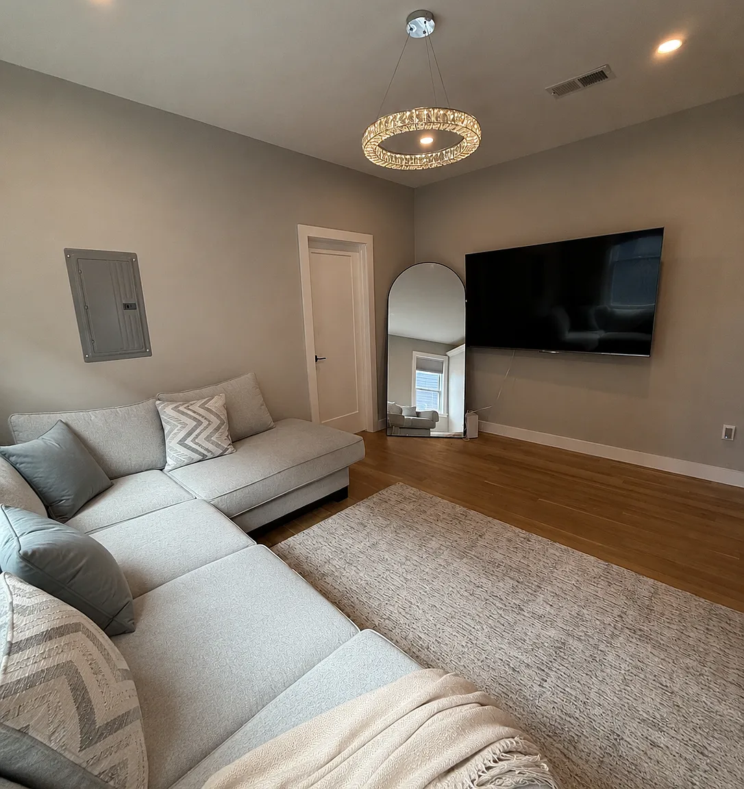 3 bed, $2,799 — Photo 2