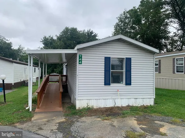 744 Palm City Park, Annville, PA 17003